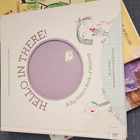 Children's Book Set 4x Purple, Yellow, Pink And White Covers Any Children Level - Picture 4 of 8